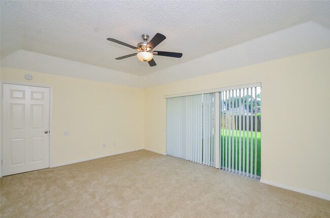 Building Photo - 15111 New Hastings Dr