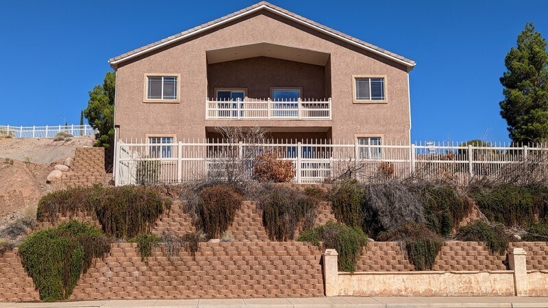 Building Photo - 695 Crystal Dr