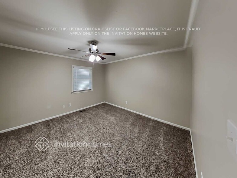 Building Photo - 5504 Hickory Grove Rd