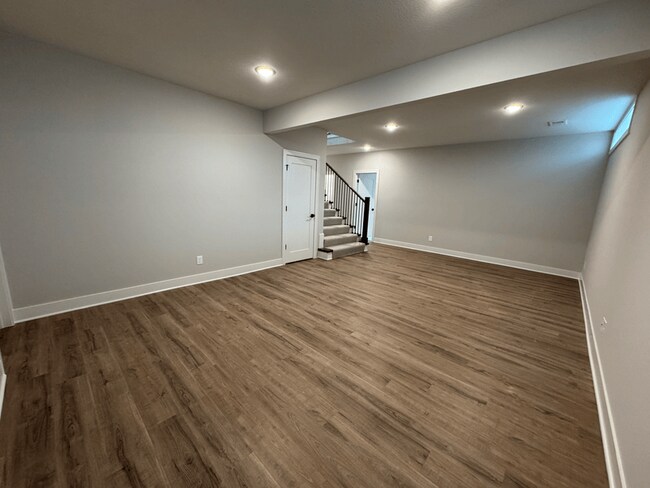 Building Photo - 1401 SW Winthrop Dr