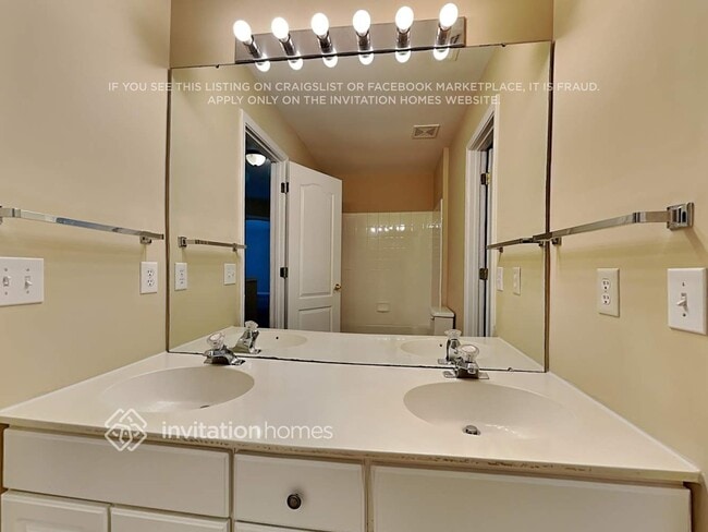 Building Photo - 8227 Beardsley Dr