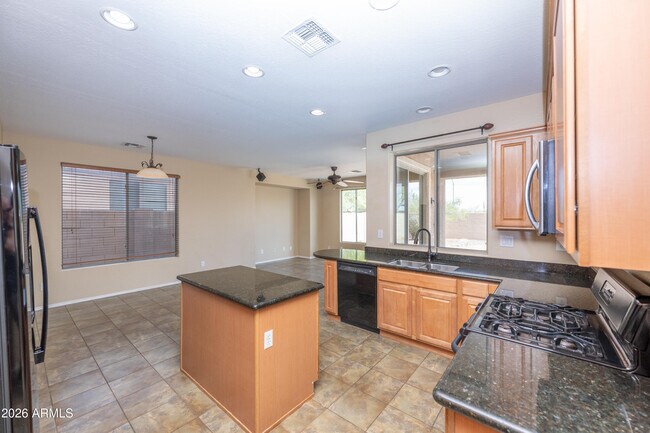 Building Photo - 2023 W Shackleton Dr