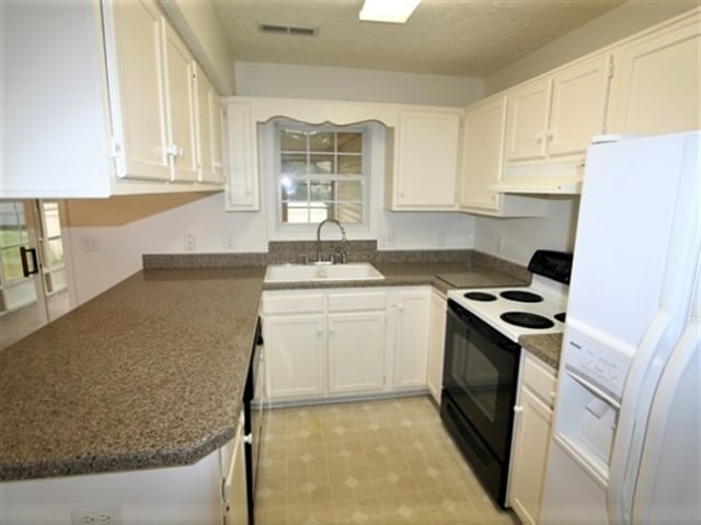 Building Photo - 2416 Bradfield Ct