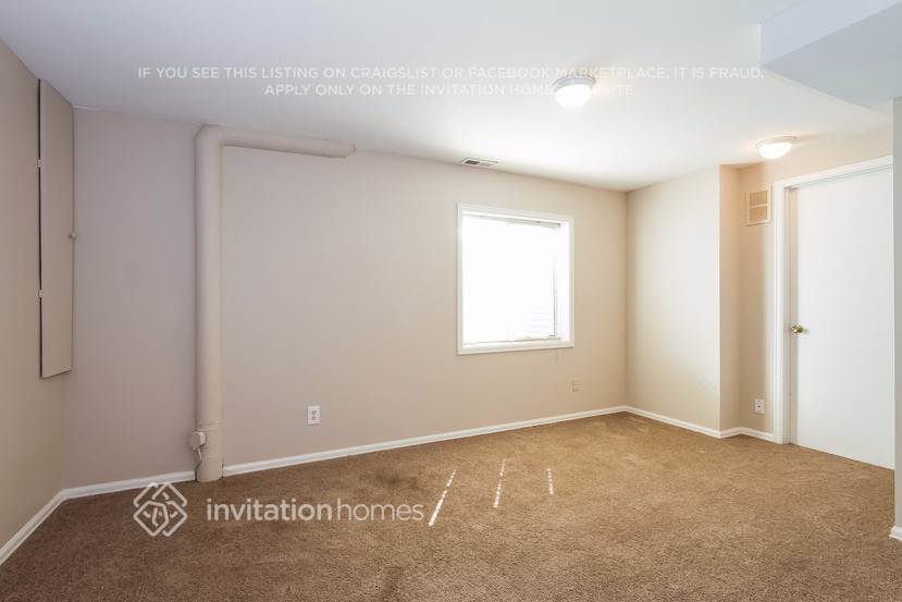 Building Photo - 5388 E 129th Ave