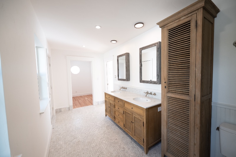 Building Photo - 421 Kahrs Ave