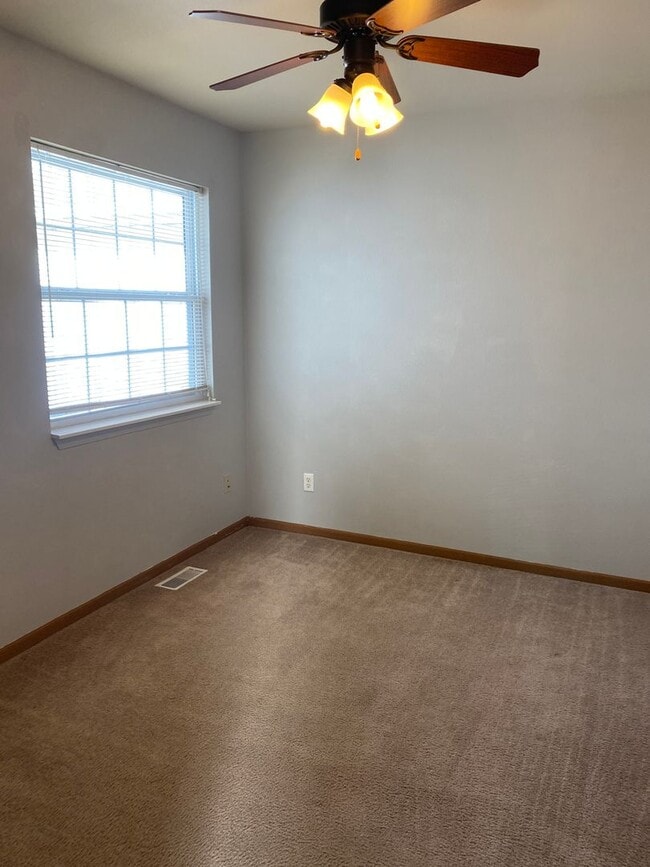 Building Photo - 16785 Huntington Ln