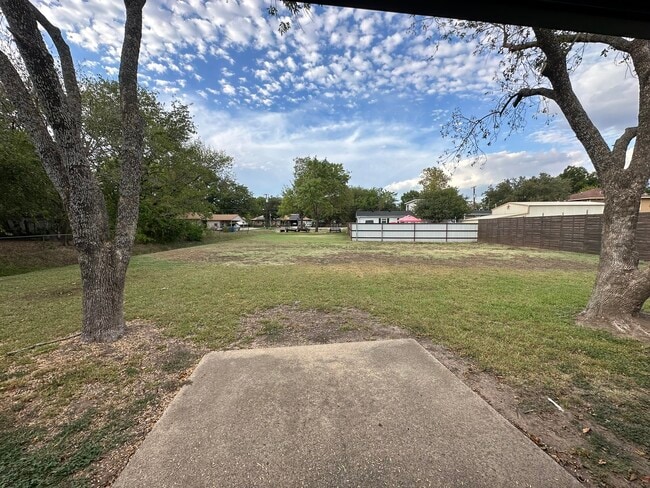 Back Yard - 305 Mimosa St