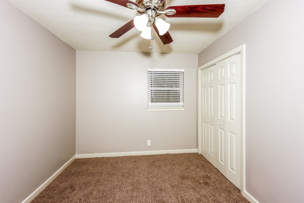 Building Photo - 1722 Rogina Dr
