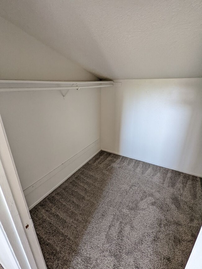 Building Photo - Cozy Two Bedroom, One and a Half Bath Townhouse