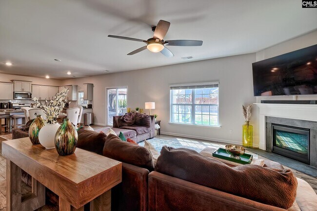 Building Photo - 660 Collett Dr