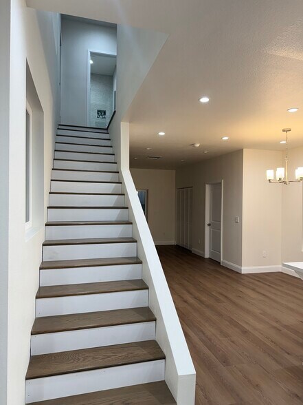 Building Photo - 8747 Ranchito Ave