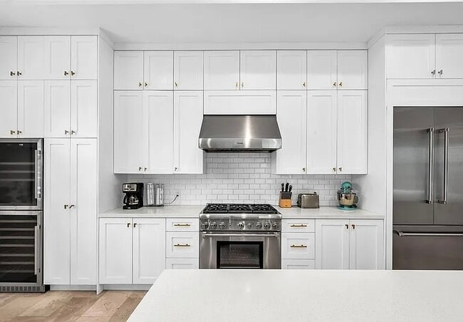 Building Photo - 11091 Bitternut Hickory Ln