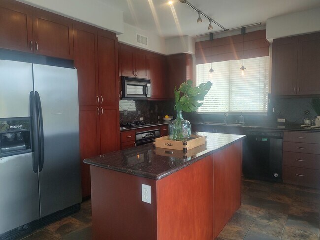 Building Photo - Resort Lifestyle at The Lido in Mission Valley