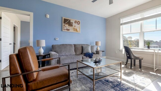 Building Photo - 1270 Hillcrest Dr