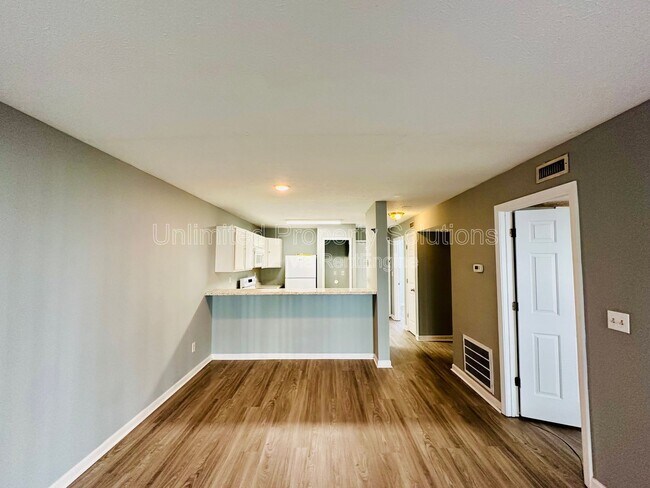 Building Photo - 209 Sunn Aire Ct