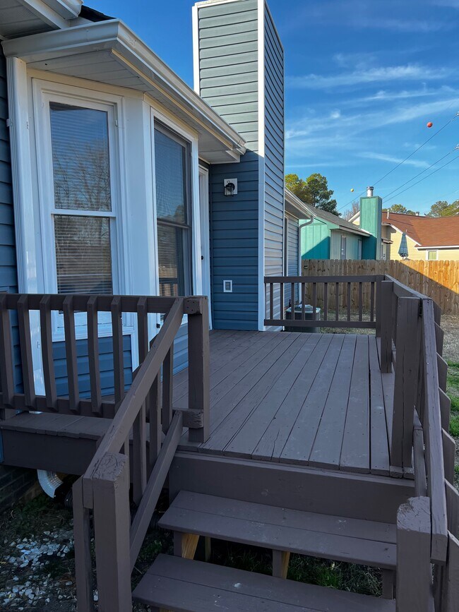 Building Photo - 5068 Linton Hall Rd