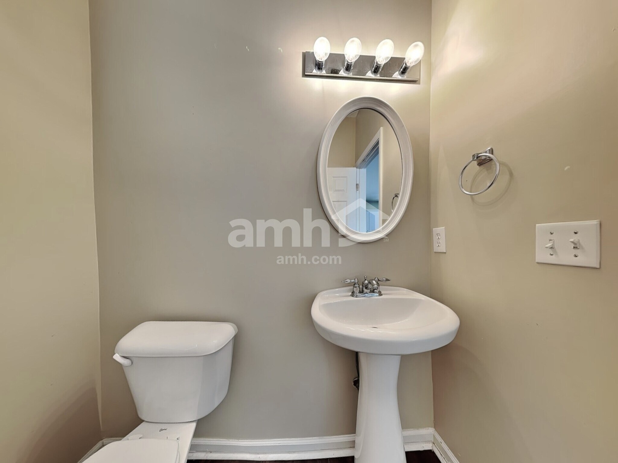 Building Photo - 620 College Park Cir