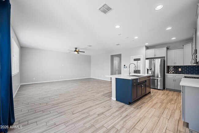 Building Photo - 23043 E Rosa Rd