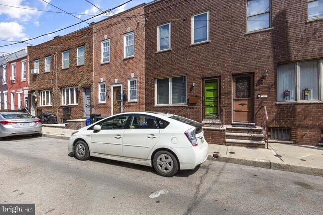 Building Photo - 313 Mercy St
