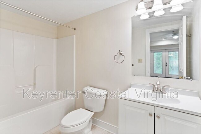 Building Photo - 40 Normandy Ln