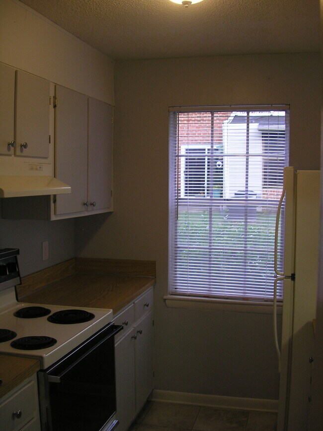 Building Photo - 500 Wimbledon Ct