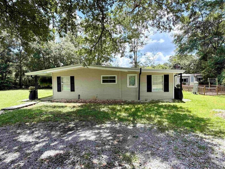 Building Photo - 26084 Pichon Rd