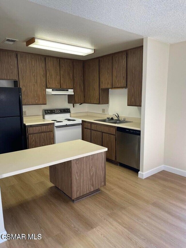 Building Photo - 286 Oak Leaf Dr