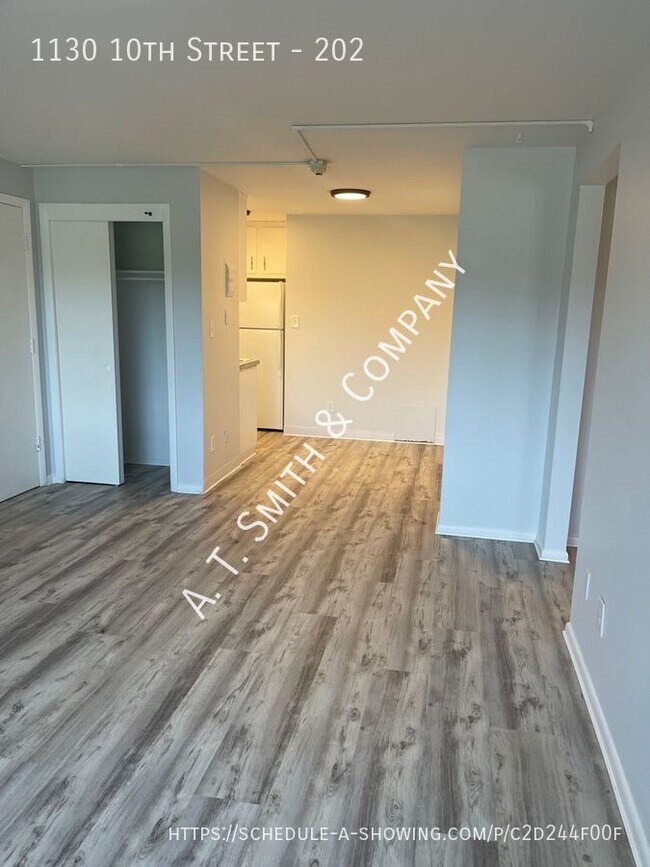 Building Photo - Two Bedroom Apartment in the Heart of Down...