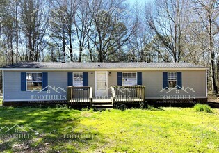 Building Photo - Woodfern Haven: 3-Bed, 2-Bath Mobile Home ...