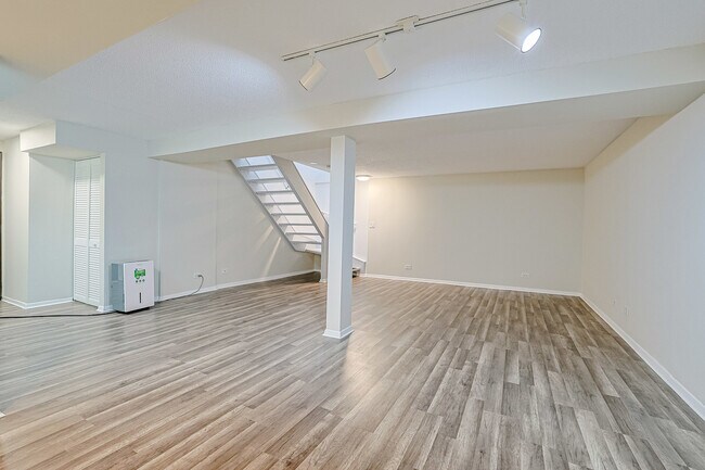 Building Photo - 929 Buccaneer Dr