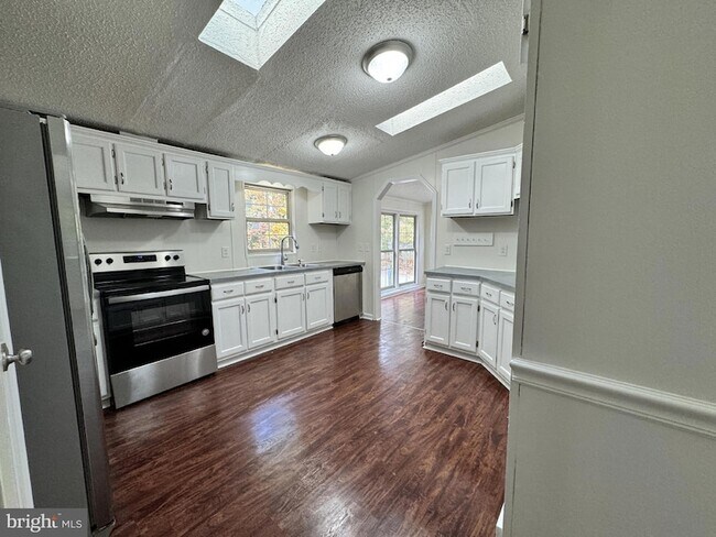 Building Photo - 340 Faucetts Rd