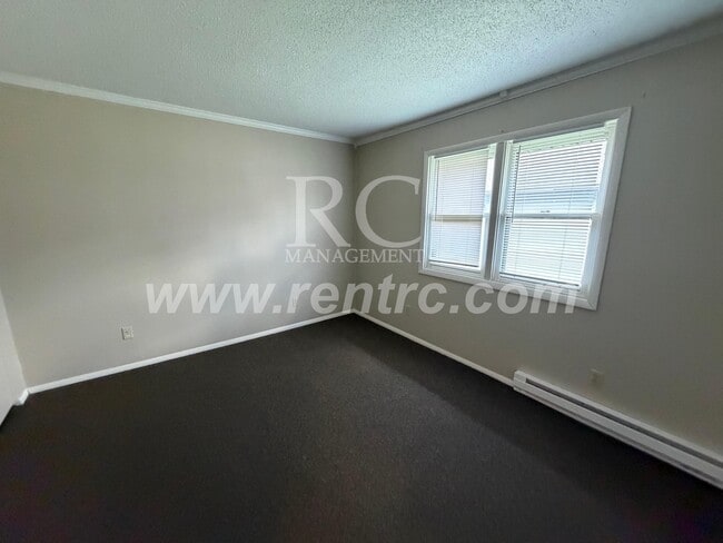 Building Photo - 300 Vaught St