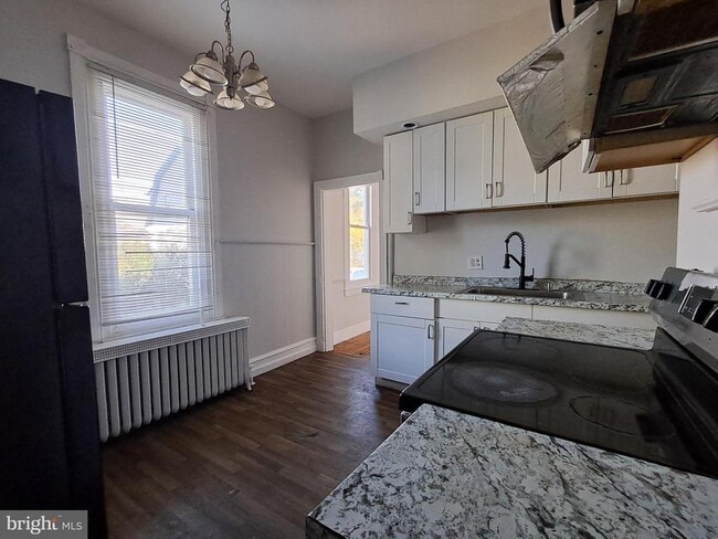 Building Photo - 108 S Clifton Ave