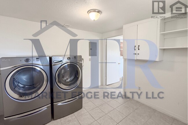 Building Photo - 3Bed/2Bath Home Scottsdale/Thomas! $399 MOVE-IN SPECIAL! Ready for Immediate Move-In!