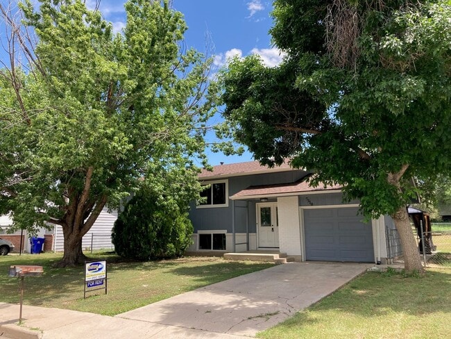 Primary Photo - Newly Remodeled 4 Bedroom with AC!