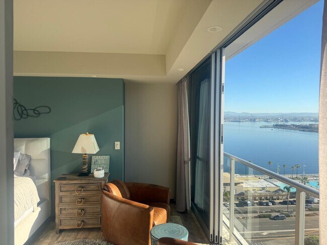 Building Photo - 1810 Avenida Del Mundo