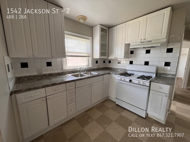 Building Photo - 1542 Jackson St