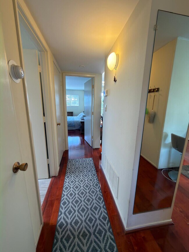 Building Photo - 173 Lower Via Casitas