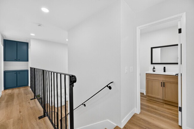 Building Photo - 13324 San Martin Pl
