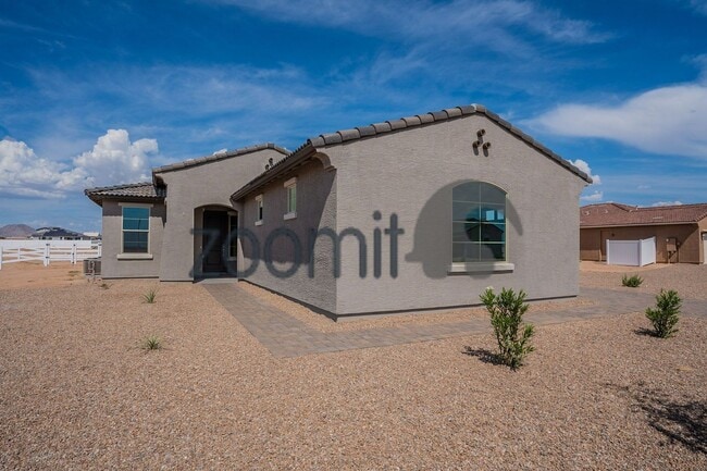 Building Photo - Coming Soon  Mid May 2026!- 4bdrm 3bath - 1 acre horse property