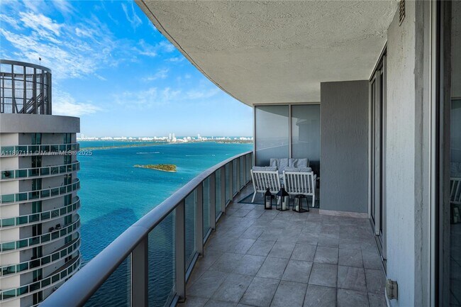 Building Photo - 488 NE 18th St