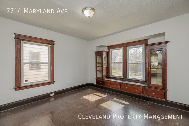 Building Photo - Beautiful Single Family Home!