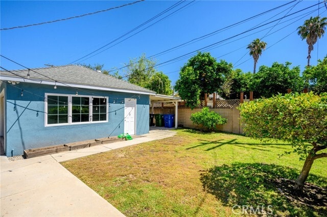 Building Photo - 6438 Densmore Ave