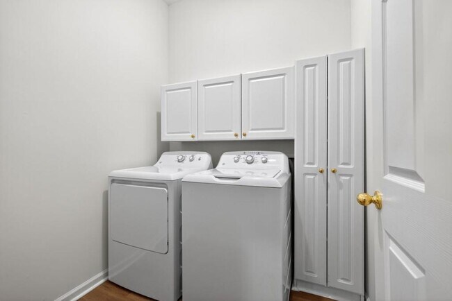 Building Photo - 2467 Bittersweet Cir