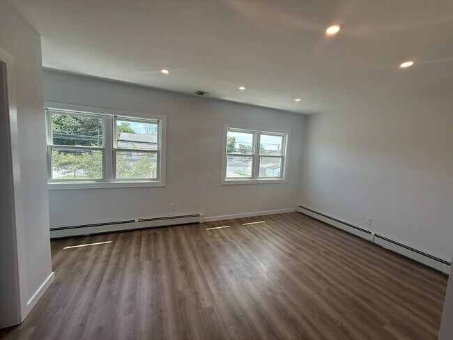 Building Photo - 276 W Nicholai St