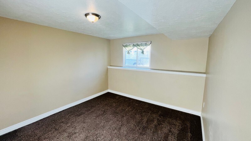 Building Photo - 3016 W 1050 N