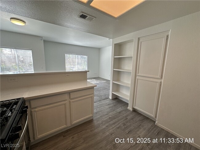 Building Photo - 9470 Peace Way