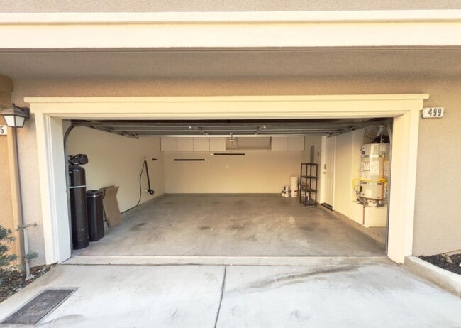 Building Photo - 499 Casselino Dr