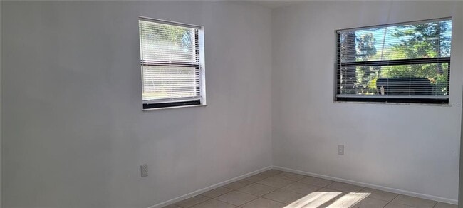 Building Photo - 2461 Dryer Ave