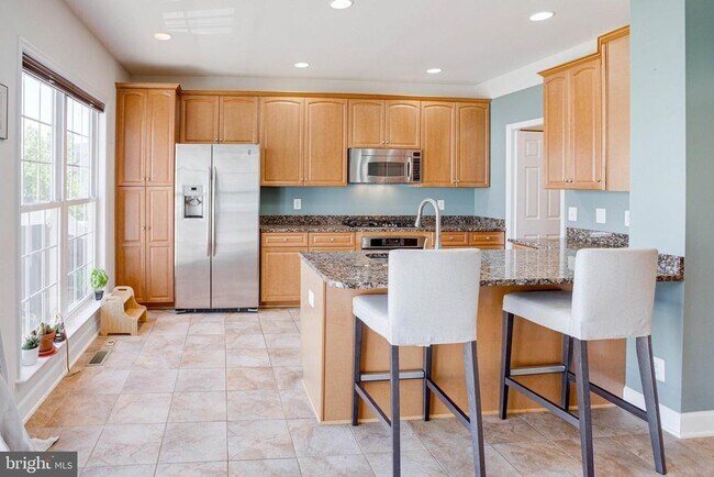 Building Photo - 14633 Weeburn Way